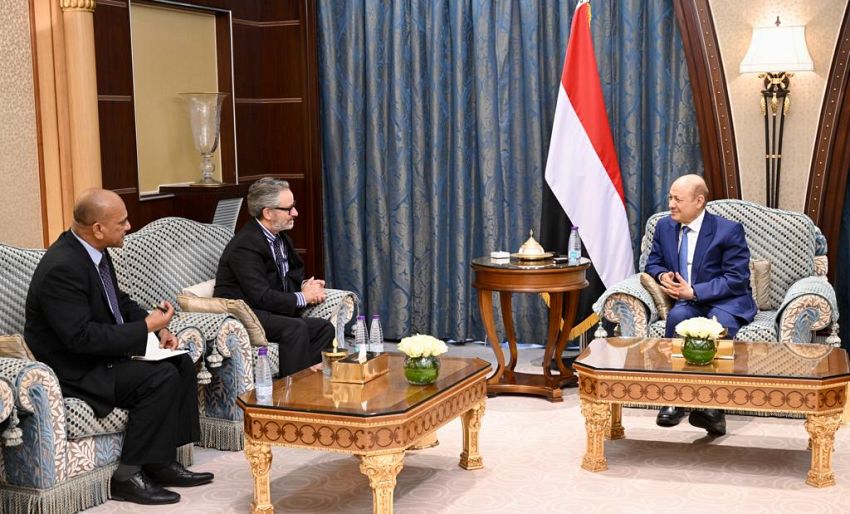 رئيس مجلس القيادة يؤكد أهمية الضغوط الأوروبية على مليشيا الحوثي لإنهاء المعاناة الانسانية في اليمن