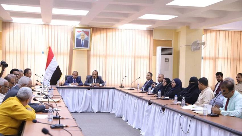 الإرياني وبن ماضي يترأسان اجتماعاً موسعاً في المكلا