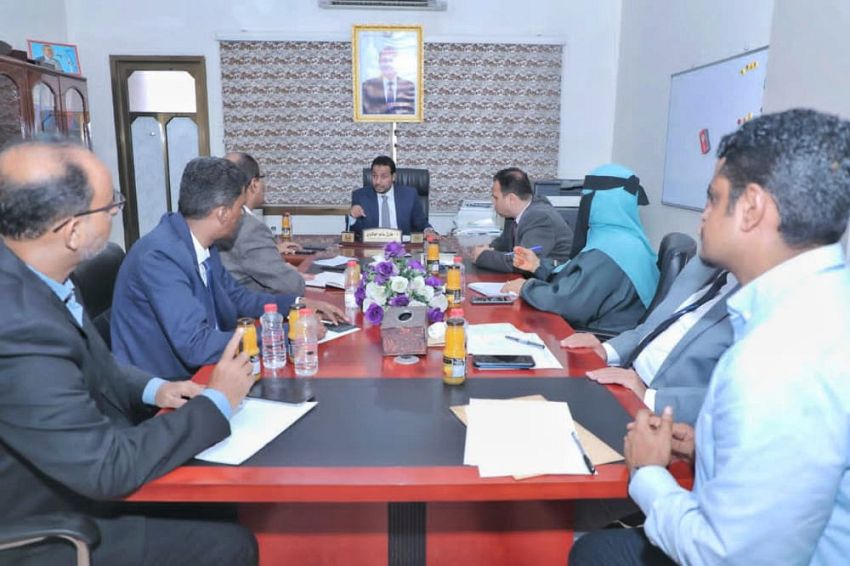 الوزير العكبري يناقش تطوير العمل التربوي ويبحث مع البعثة الألمانية الهولندية التعاون المشترك
