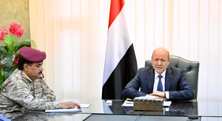 مجلس القيادة الرئاسي يناقش تطورات الاوضاع الداخلية وتصعيد المليشيات الإرهابية وخيارات التعامل معها
