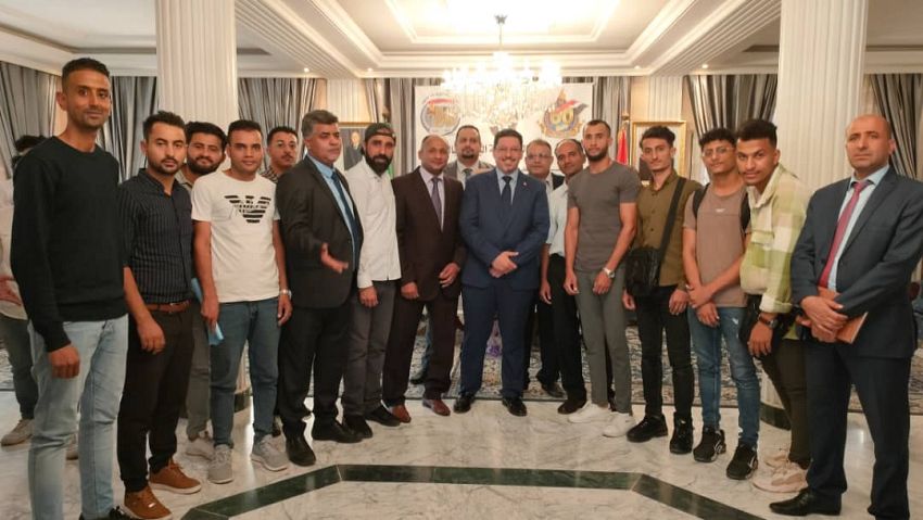 وزير الخارجية يلتقي عدد من أبناء الجالية اليمنية والطلاب الدارسين في الجزائر