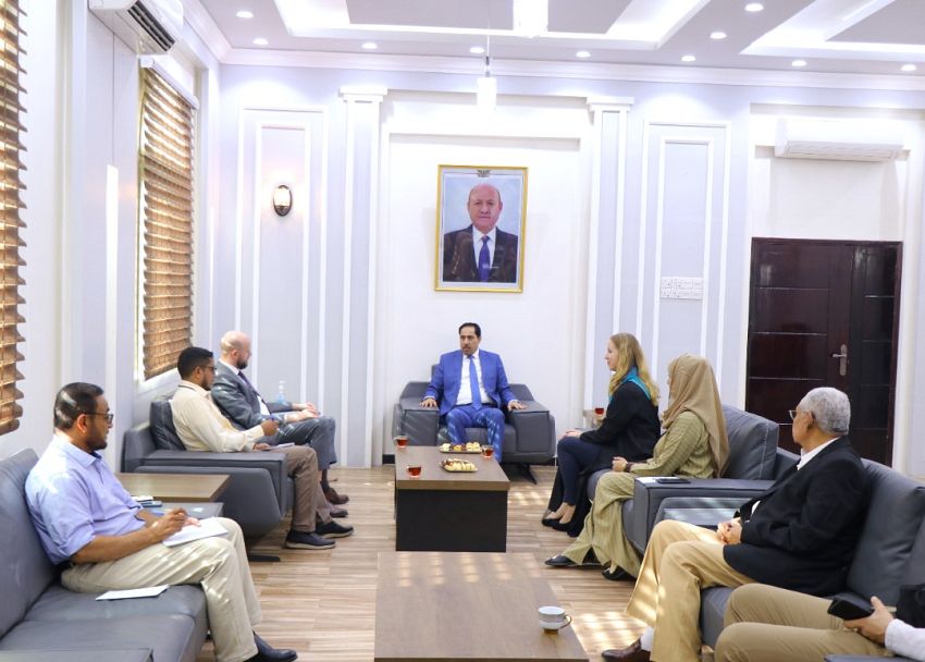 البكري يلتقي كبير مستشاري وزارة الخارجية النرويجية لبحث القضايا المتعلقة بالشباب والرياضة