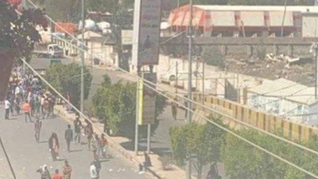 مليشيا الحوثي تقمع تظاهرة للاجئين الأفارقة بصنعاء