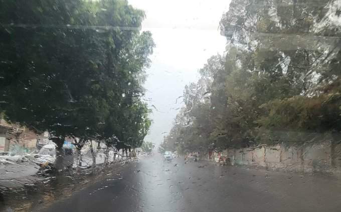 أمطار غزيرة ومتوسطة تعم هذه المحافظات اليمنية