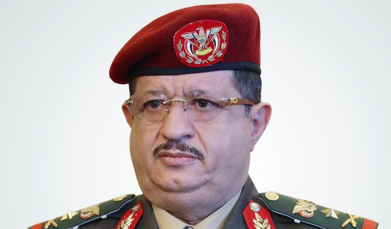 وزير الدفاع: قوات الجيش ملتزمة بالهدنة الاممية لكنها جاهزة للرد في أي وقت على خروقات مليشيا الحوثي