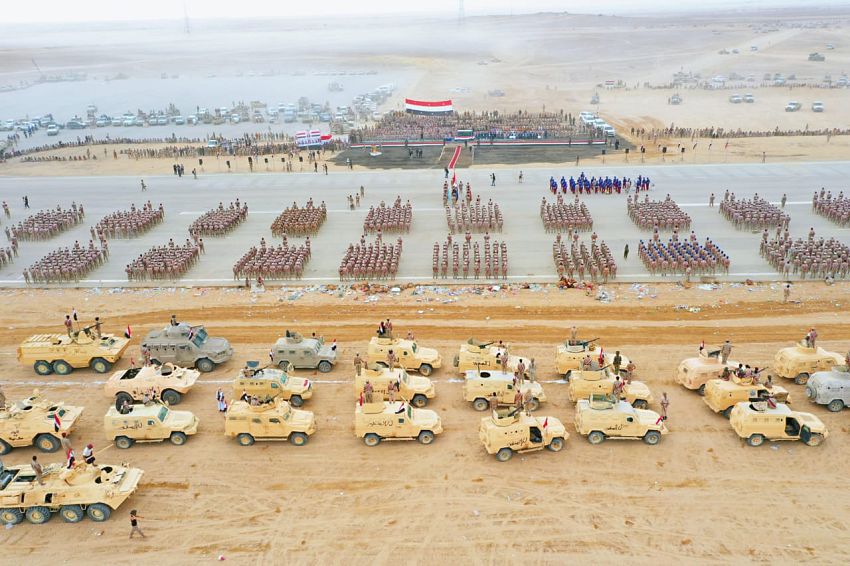 عرض عسكري مهيب بمحافظة مأرب احتفاءً بأعياد الثورة اليمنية المجيدة