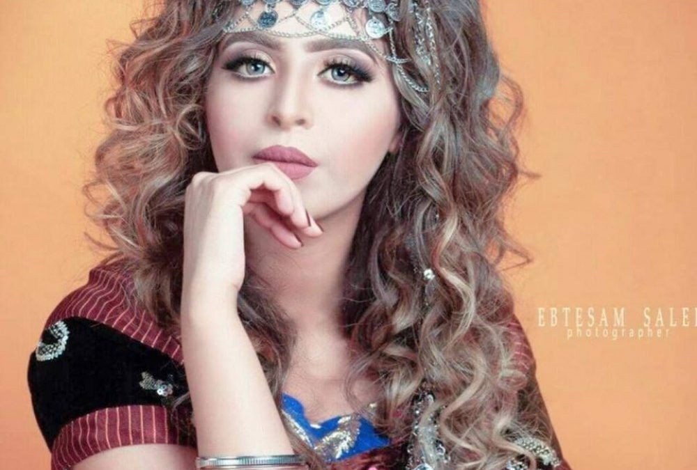 شاهد بالصورة.. ملكة جمال اليمن تستعد لتسجيل أغنية جديدة باللهجة العراقي
