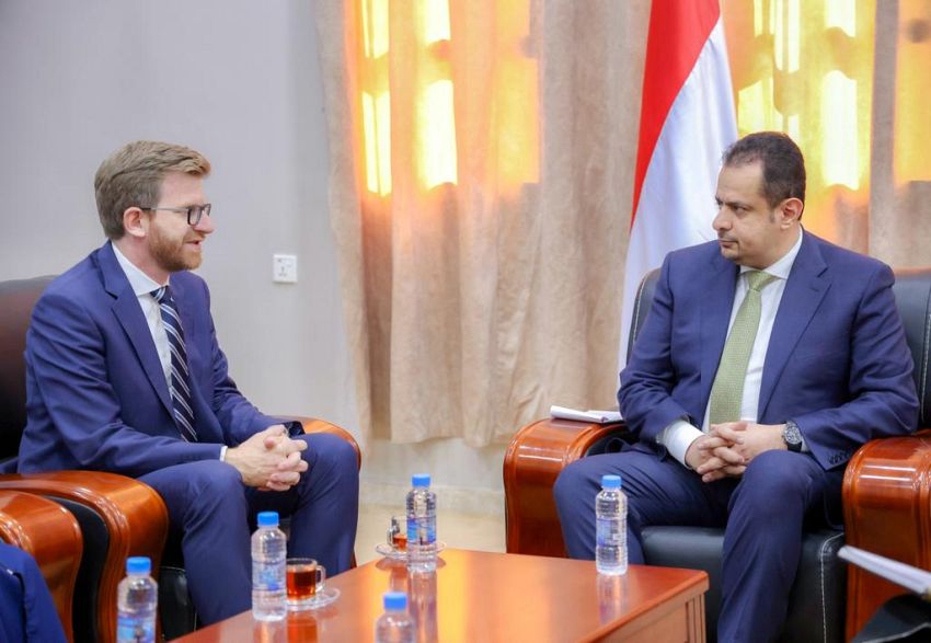رئيس الوزراء يناقش مع اللجنة الدولية للصليب الأحمر تحديد أولويات التدخلات الملحة
