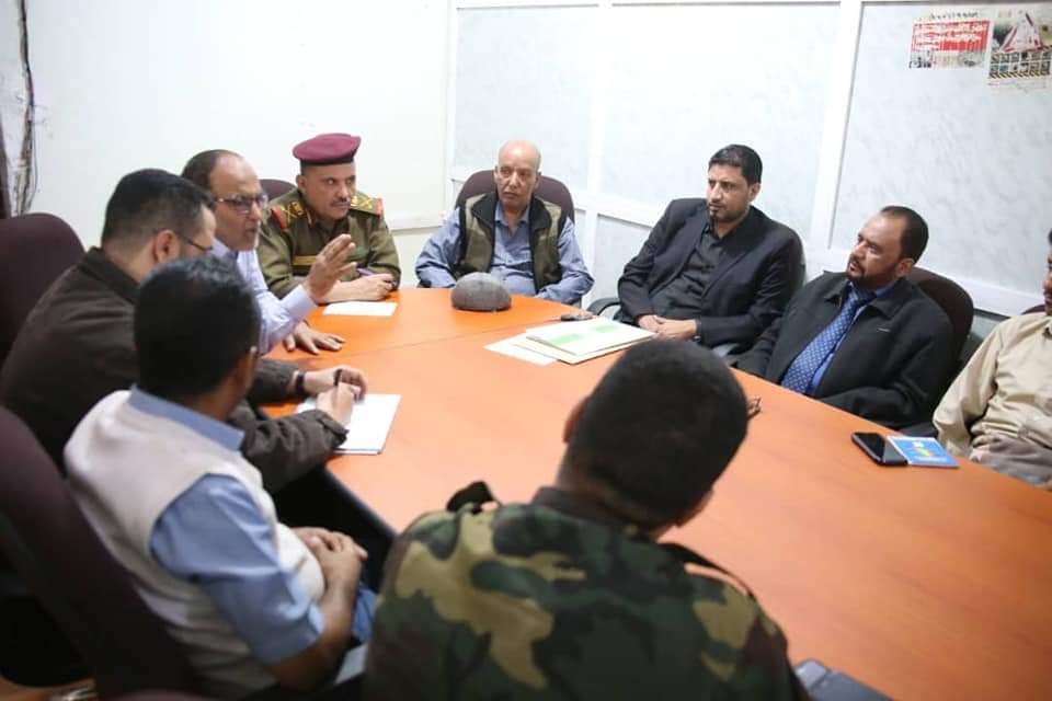 قائد محور تعز يرأس أول إجتماع للجنة الطبية الجديدة