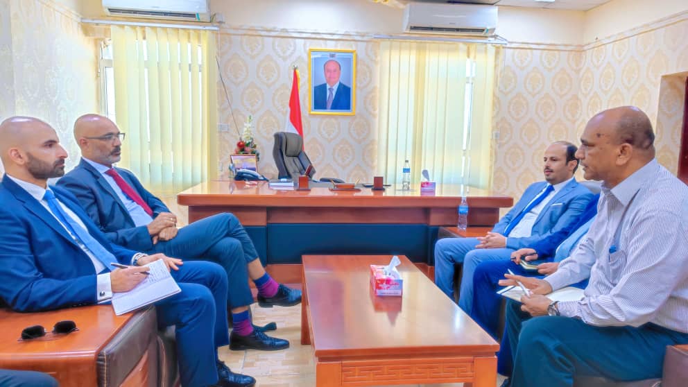 وزير الشؤون القانونية وحقوق الإنسان يلتقي السفير الهولندي لدى اليمن
