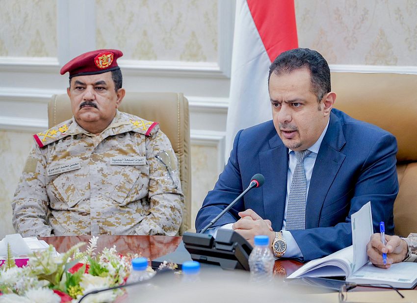 رئيس الوزراء يحث القادة العسكريين على التصدي لمخططات مليشيا الحوثي والتنظيمات الإرهابية المتخادمة معها