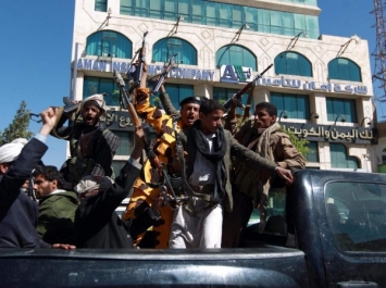 الحوثيون يضاعفون من عمليات بيع الاغاثة في شهر رمضان وتزايد كبير لاعداد المتسولين في صنعاء