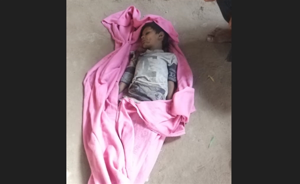 استشهاد طفل وجرح 6 نساء من أسرة واحدة بقصف حوثي استهدف منزلهم جنوبي الحديدة