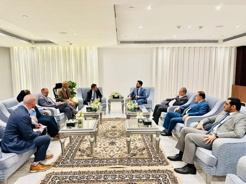 رئاسة هيئة التشاور والمصالحة تلتقي سفير الولايات المتحدة الأمريكية