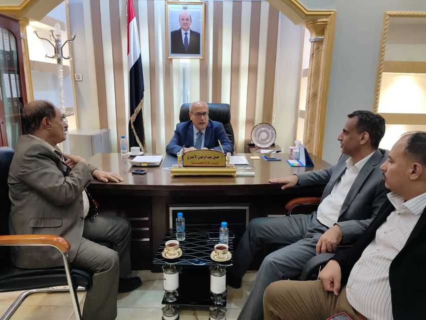 وزير الإدارة المحلية يناقش مع محافظ الضالع احتياجات المحافظة