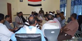 محافظ سقطرى يعقد إجتماعاً إستثنائيا للمكتب التنفيذي ويوجه برفع الجاهزية لمواجهة أي آثار  لإعصار "كيار" 