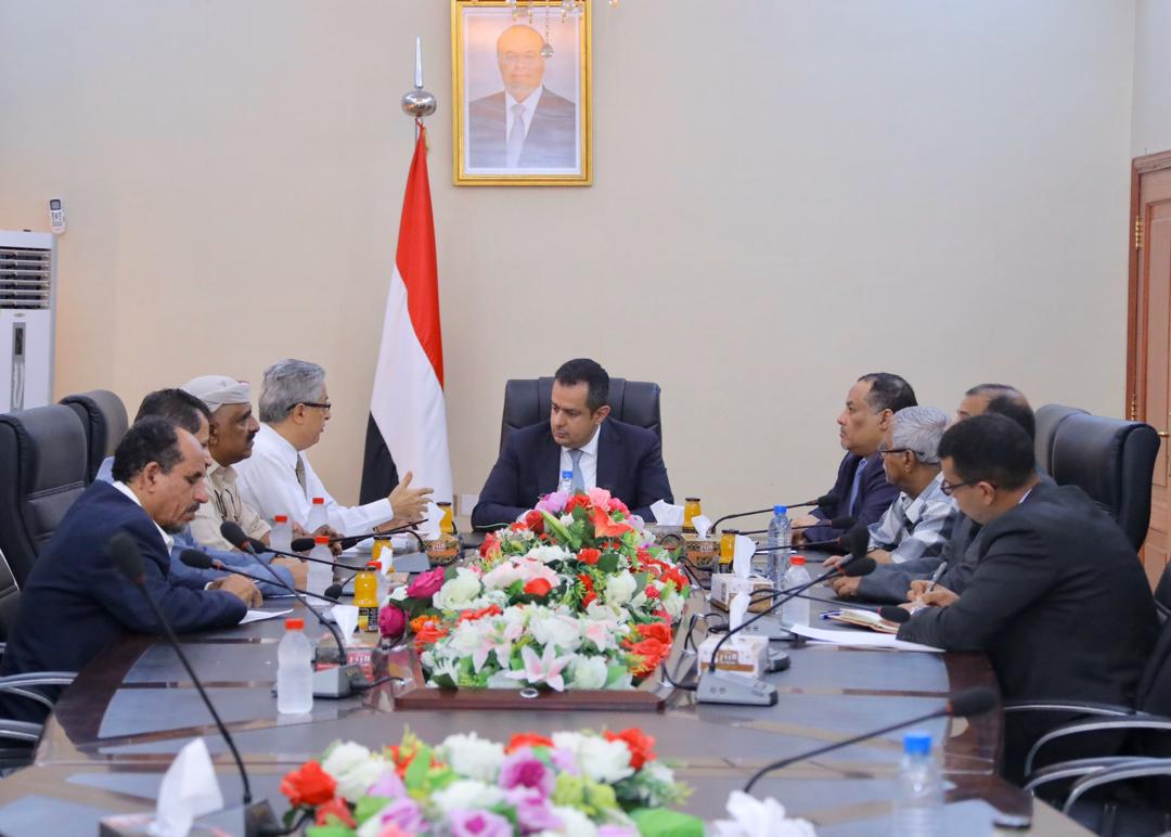 رئيس الوزراء يلتقي لجنة معالجة قضايا المبعدين عن وظائفهم المدنية والأمنية والعسكرية