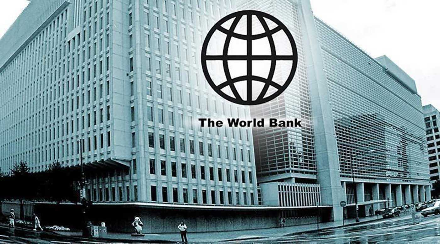 البنك الدولي يحذر من أزمة عالمية مرتقبة في سلاسل الإمداد إذا استمرت الهجمات في البحر الأحمر