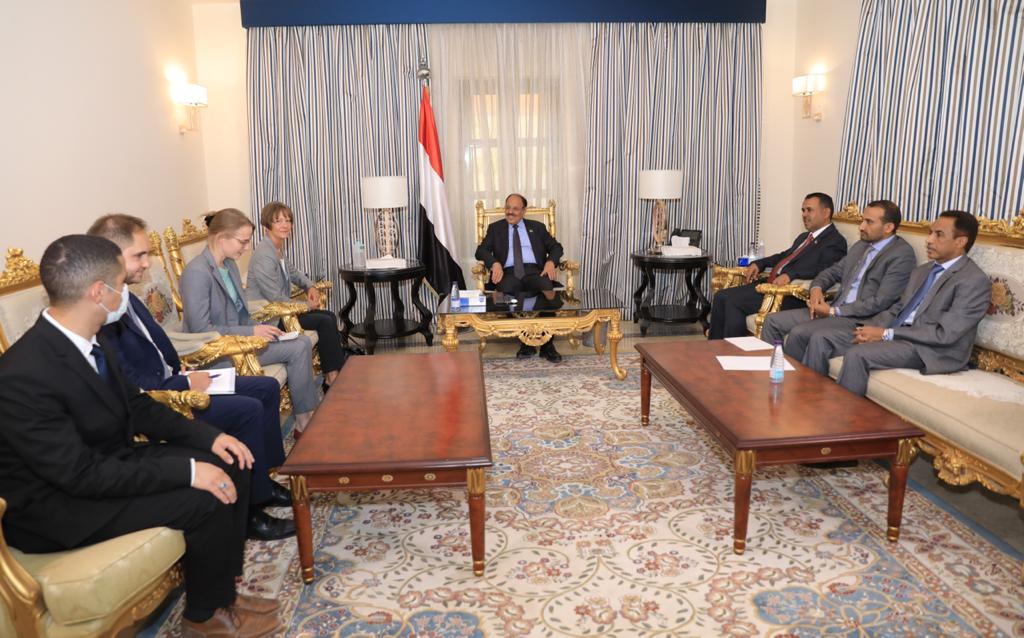 نائب الرئيس يلتقي سفيرة ألمانيا الاتحادية لدى اليمن بمناسبة انتهاء فترة عملها