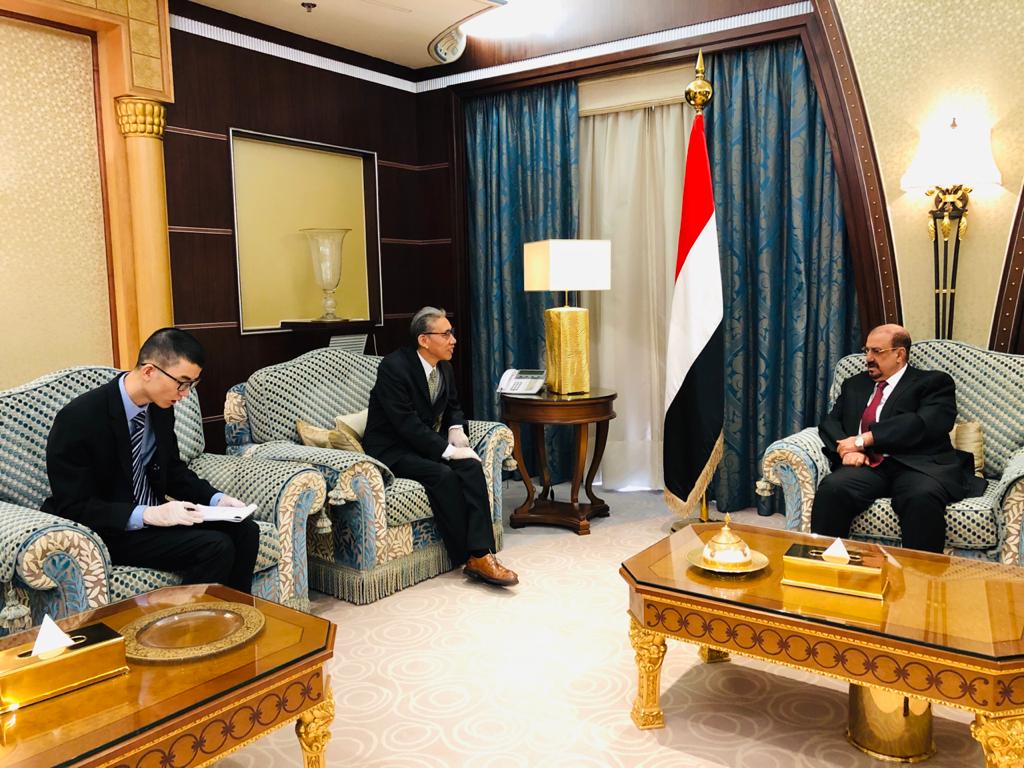 رئيس مجلس النواب يبحث مع السفير الصيني مستجدات الأوضاع في اليمن