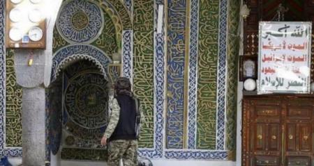 المليشيا تفرض خطيب بالقوة في إحدى جوامع إب والمصلون يغادرون