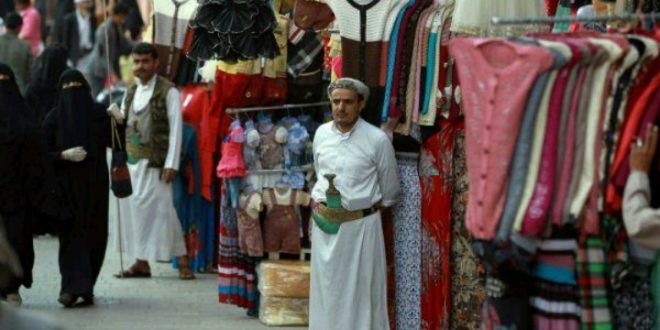 إجبار مالكي المولات التجارية بصنعاء على تسليم كسوة العيد لأسر قتلى المليشيا الحوثية
