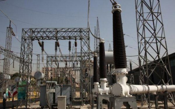 قيادات المليشيا والكهرباء التجارية بصنعاء.. إحدى مصادر تمويل الحوثيين وابتزاز المواطنين