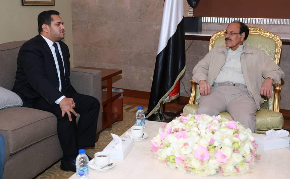الفريق محسن يؤكد على أهمية مضاعفة الجهود لكشف انتهاكات الحوثيين لحقوق الانسان