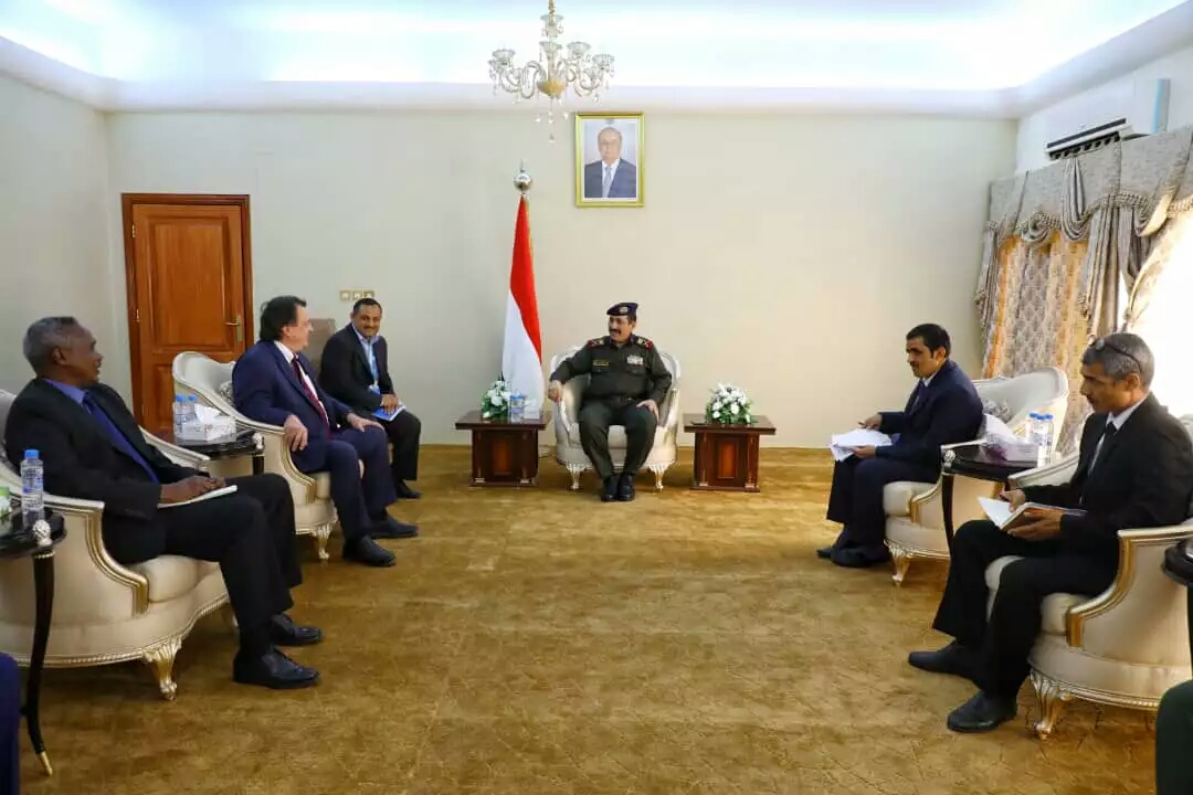 الوزير حيدان يلتقي المنسق المقيم للأمم المتحدة للشؤون الإنسانية في اليمن