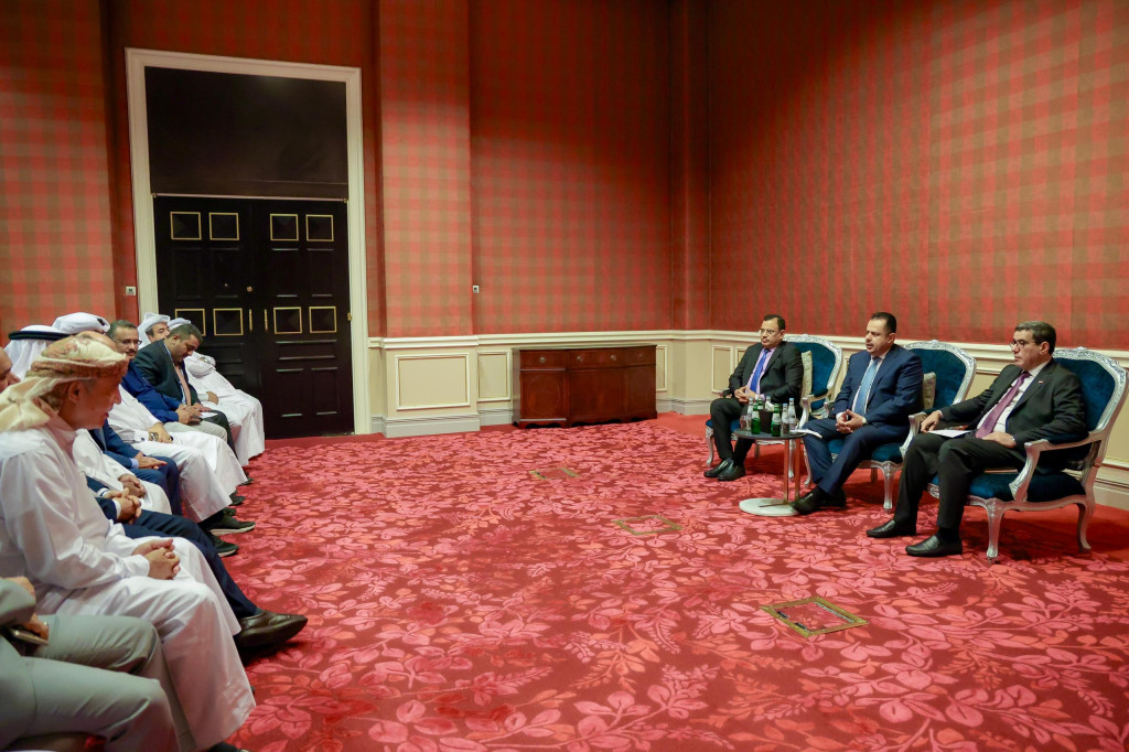 رئيس الوزراء يلتقي قيادة الجالية اليمنية في قطر