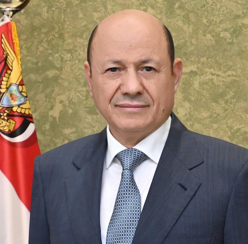 رئيس مجلس القيادة الرئاسي يعزي بوفاة الوزير الأسبق المناضل محمود مدحي