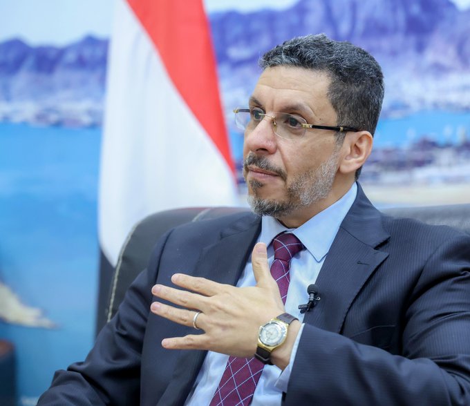 رئيس الوزراء: لدى مليشيا الحوثي توجهاً منهجياً للسيطرة على البحر الأحمر