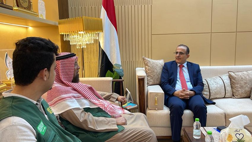 الوزير بحيبح يناقش مع مركز الملك سلمان للإغاثة أوجه دعم القطاع الصحي