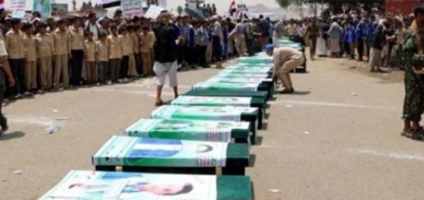 مليشيا الحوثي تدفن أكثر من 19 صريعاً من عناصرها قتلوا في ظروف غامضة